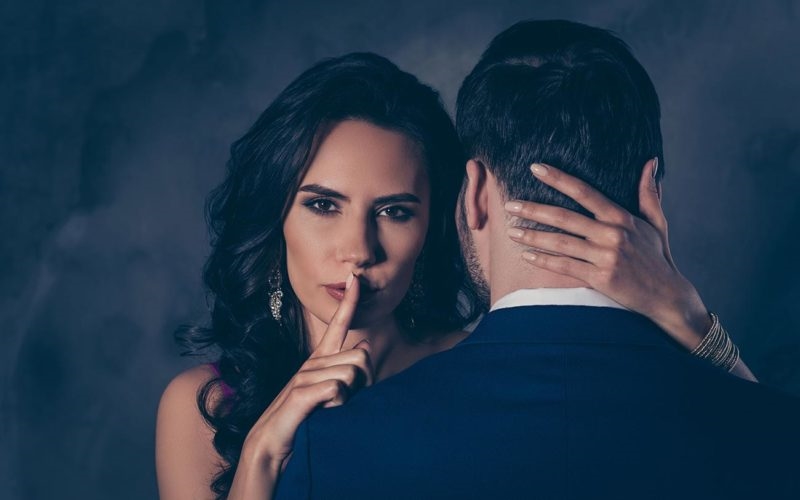 Как могут повлиять на женщину отношения с женатым мужчиной
